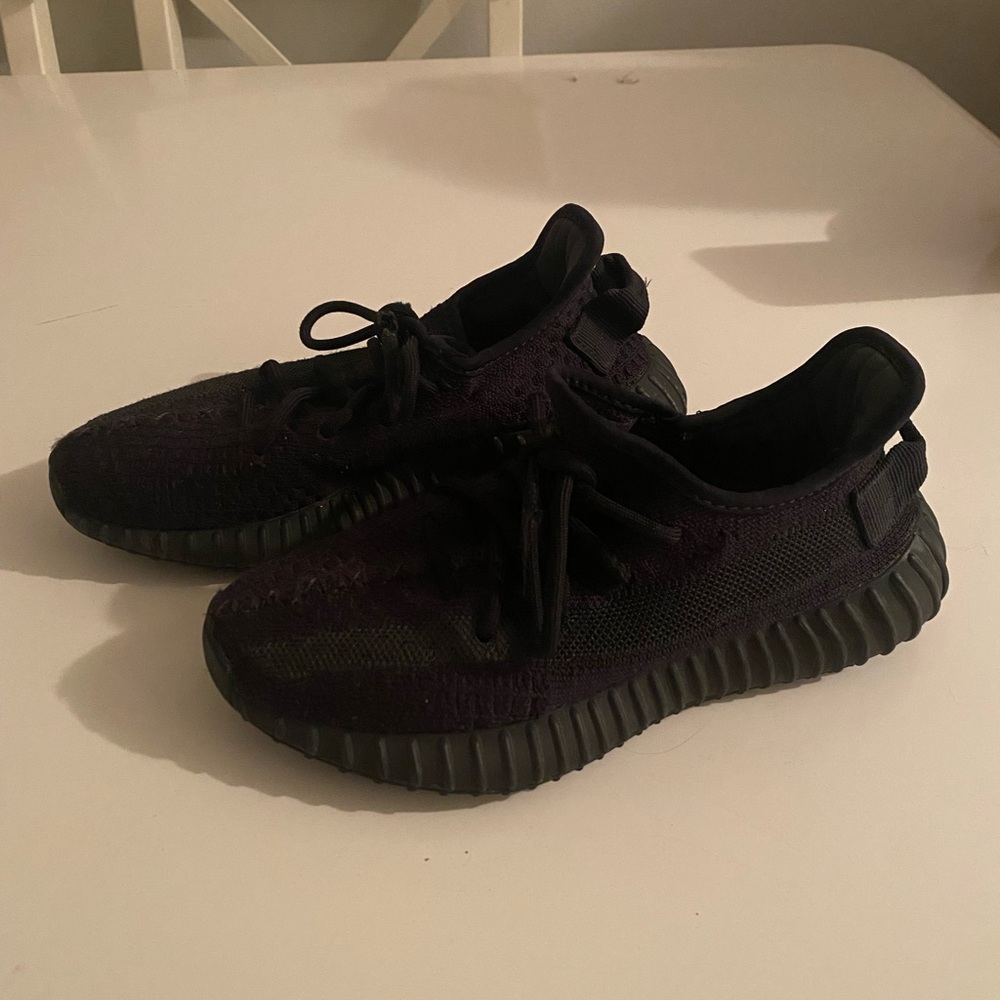 Adidas Yeezy Boost 350 V2 Onyx – Men’s Size 4.5 - Picture 6 of 7